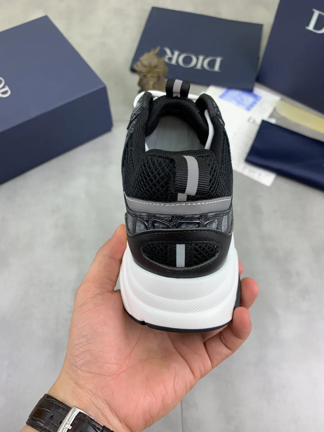 Men's shoes 💰P480 new style 💰new color high quality🔥🔥🔥, Dior [Dior] official website newly released 1:1 copy, the shoe body is made of imported original fine and breathable cloth and selected first-layer cowhide ➕original fine mesh lining insole, perfect shape and top quality 🙈rubber foam combination outsole is super light and wear-resistant👣, super hot style Code number: 38-45 (46 47 customized)